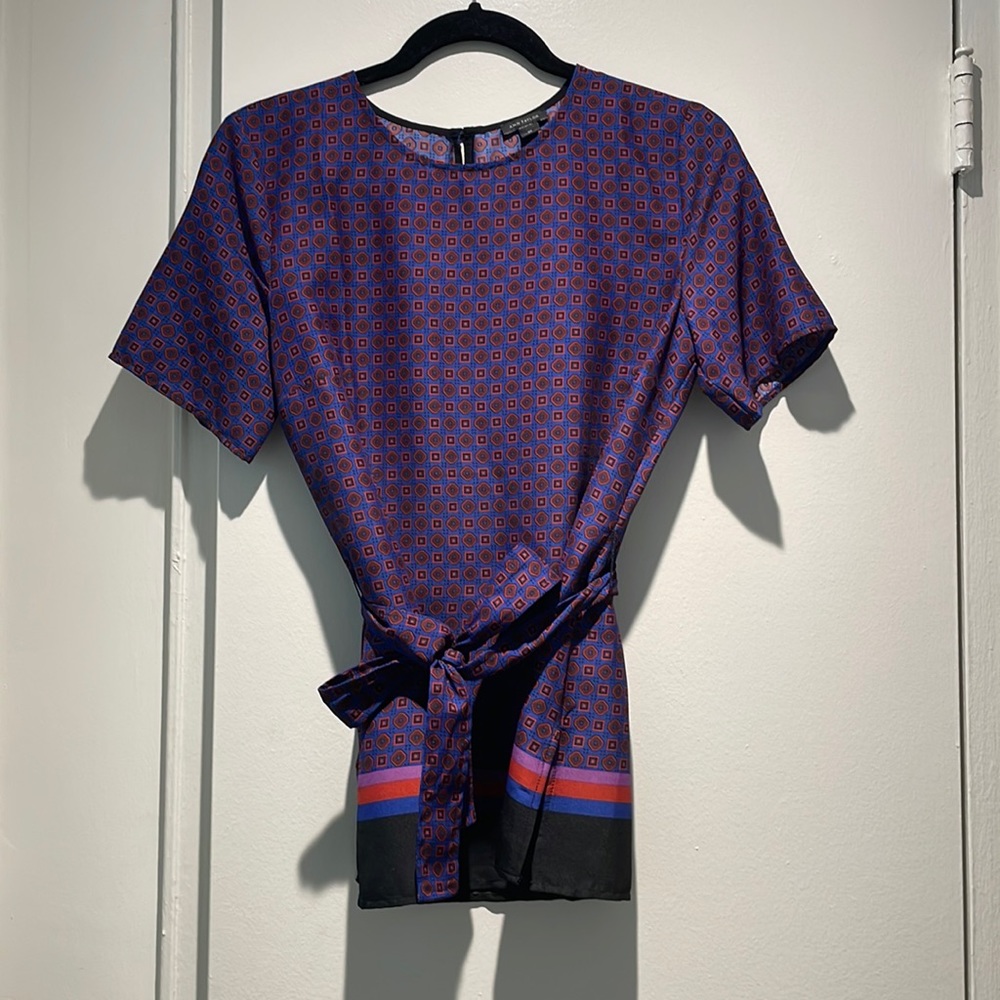 Ann Taylor - Unique silky blouse